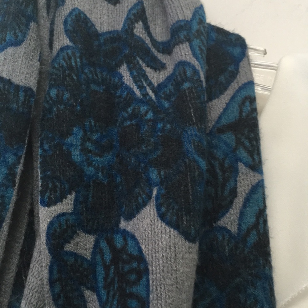Scarf - Picture 3 of 5